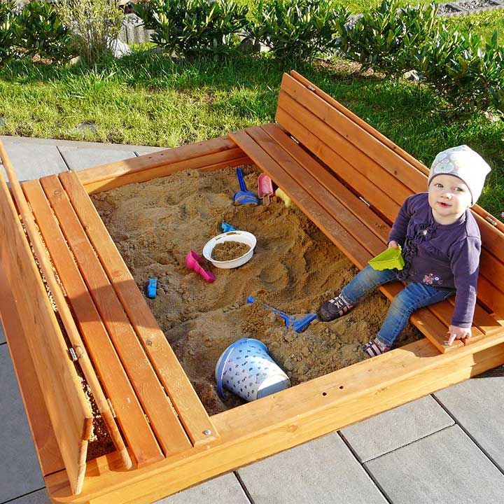 Sandkasten mit Kajüte