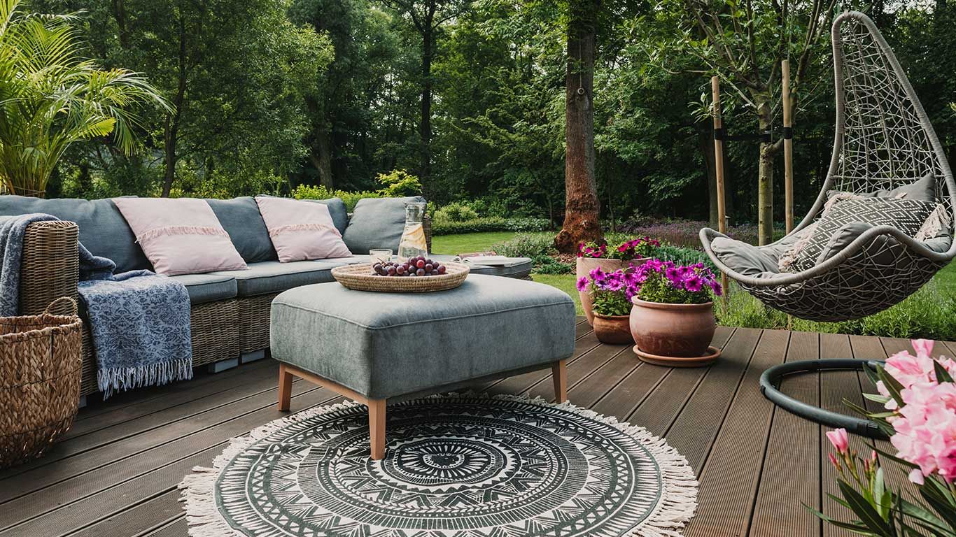 WPC-Terrassendielen und Terrassendielen aus Holz im Vergleich